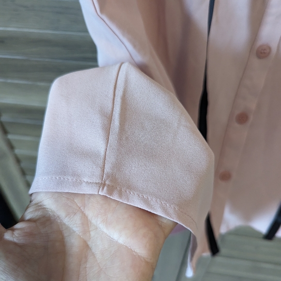 NWOT pink elegant light pink blush button up top size S - Picture 4 of 5